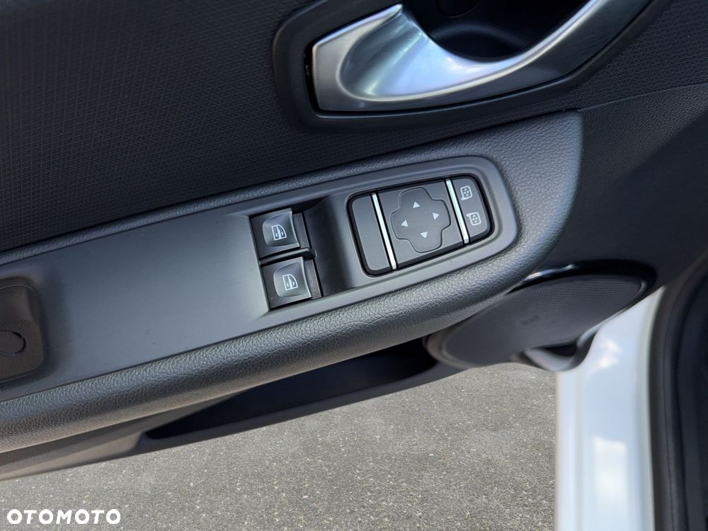 Renault Clio - 23