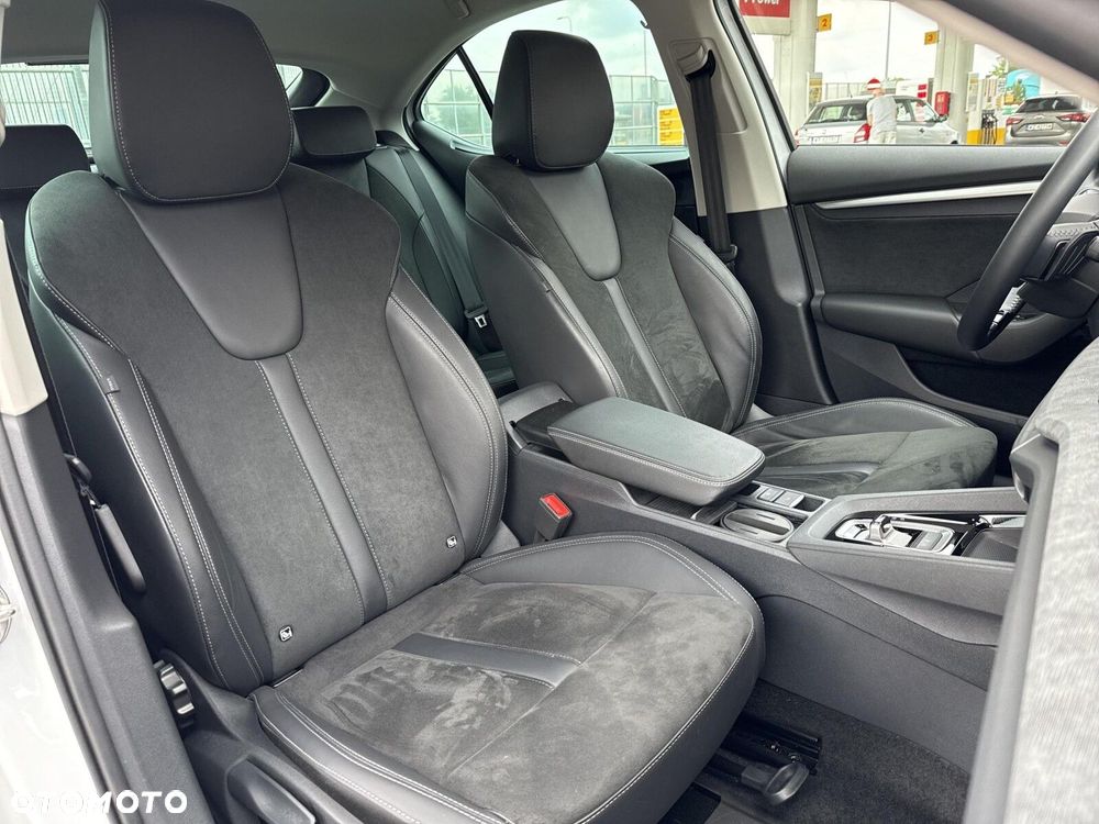 Skoda Octavia 1.5 TSI mHEV Selection DSG - 20