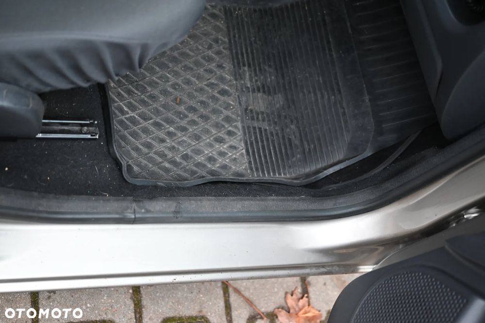 Dacia Dokker dCi 90 Laureate - 13