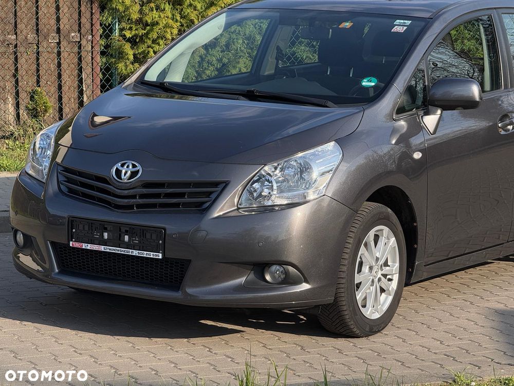 Toyota Verso 1.8 5-Sitzer Skyview Edition - 2