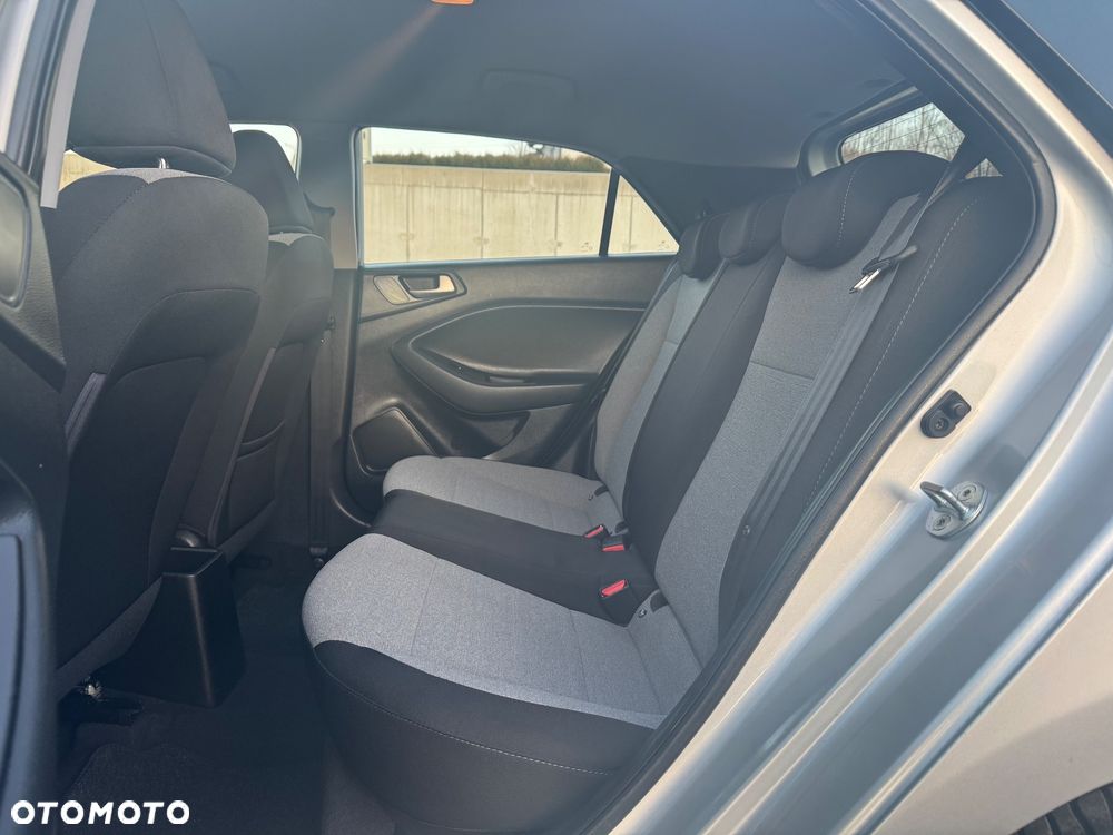 Hyundai i20 1.1 CRDi 5 Star Edition - 26