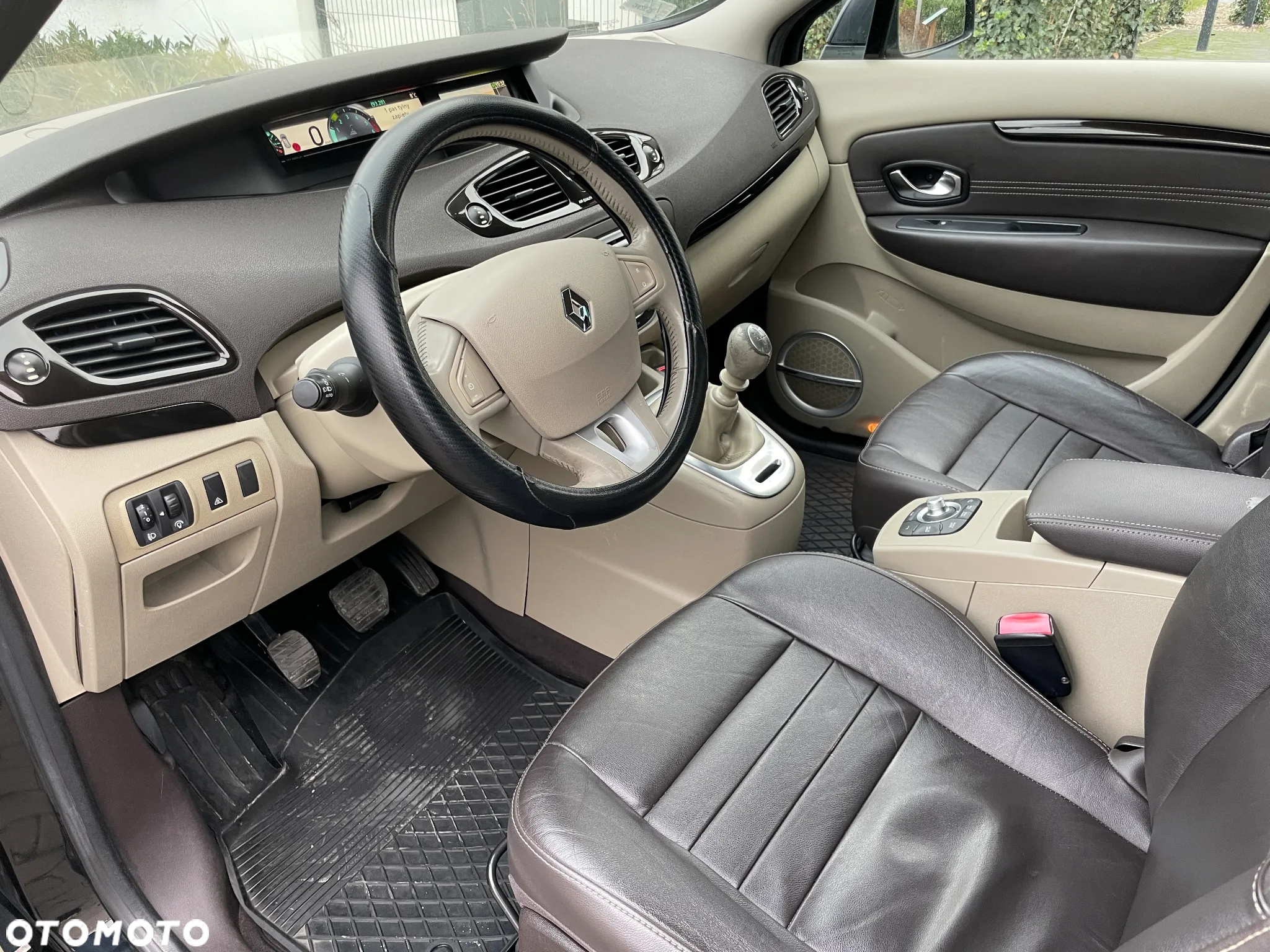 Renault Grand Scenic Gr 1.9 dCi Bose Edition - 3