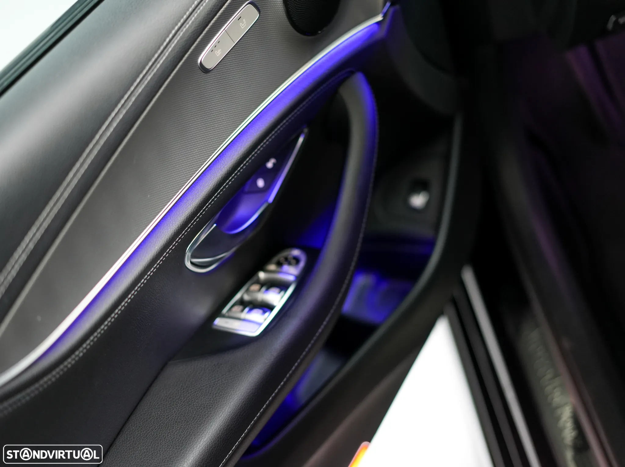 Mercedes-Benz E 300 d AMG Line - 18