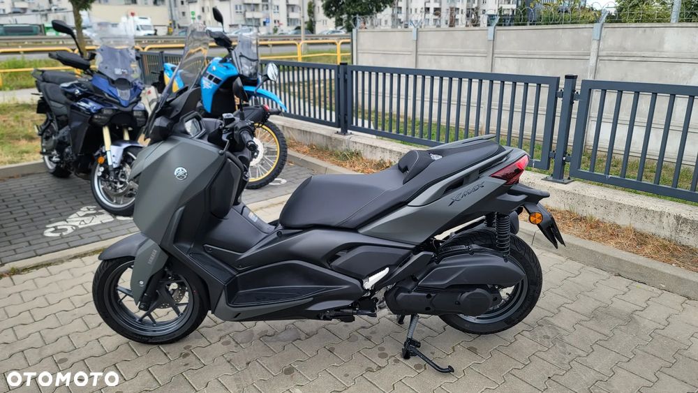 Yamaha X-max - 10