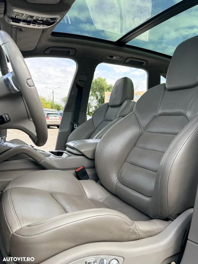 Porsche Cayenne 3.0 L V6 - 20