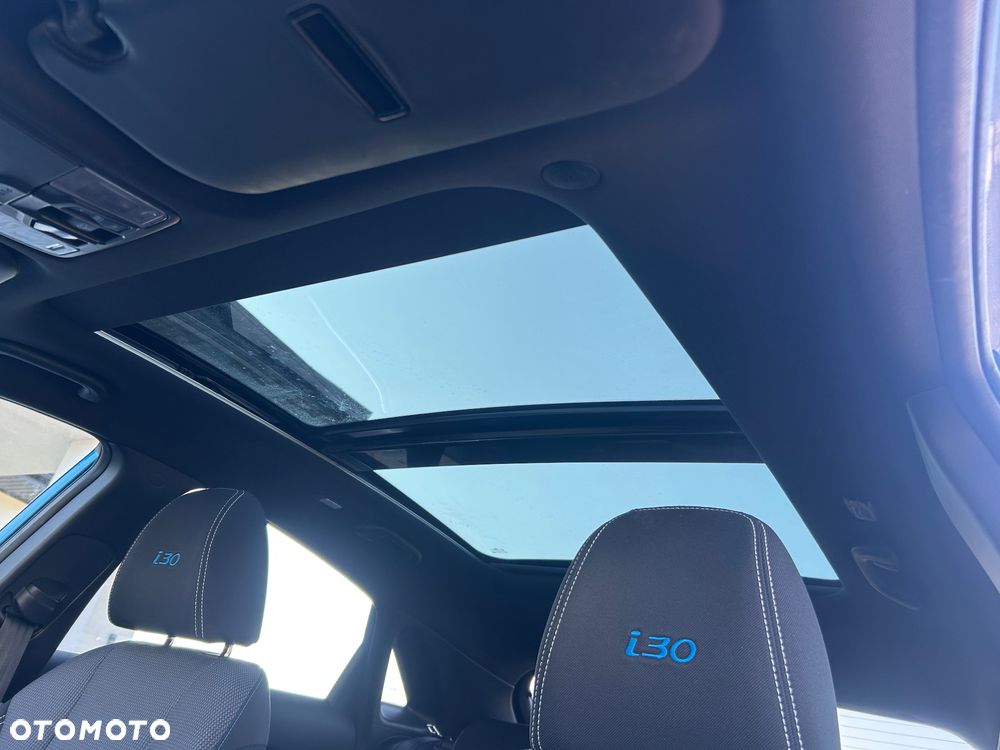 Hyundai i30 blue 1.6 GDI Passion - 13