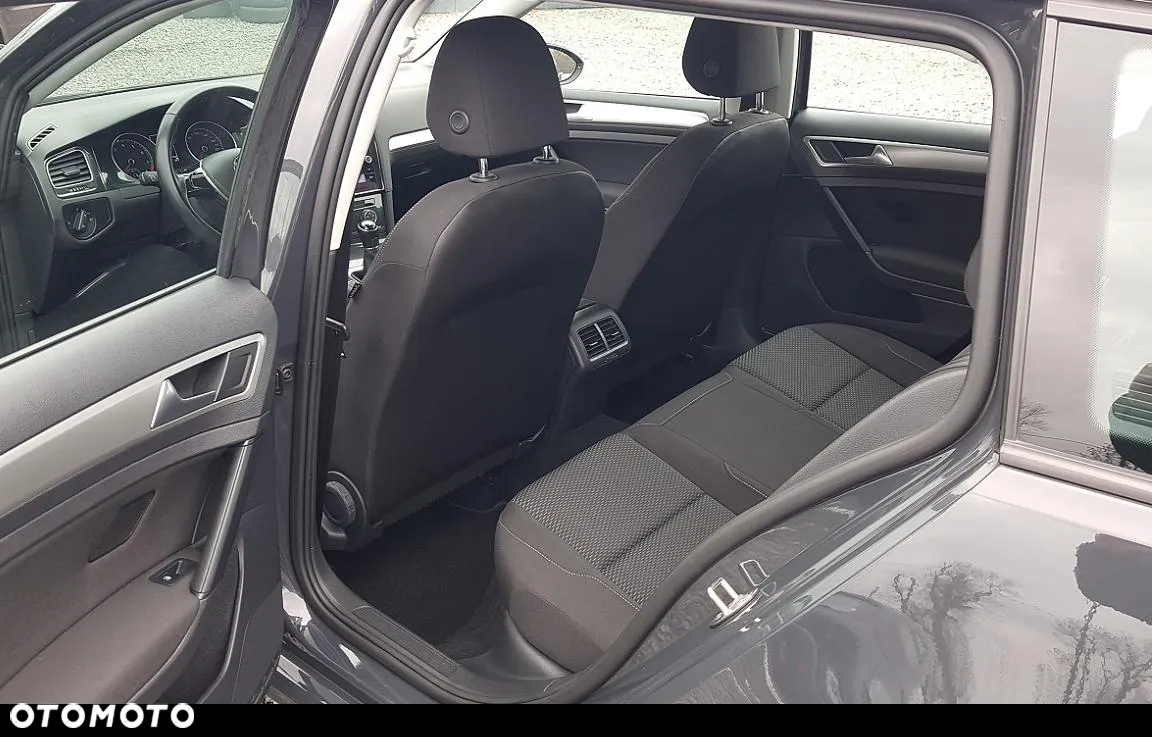 Volkswagen Golf - 26