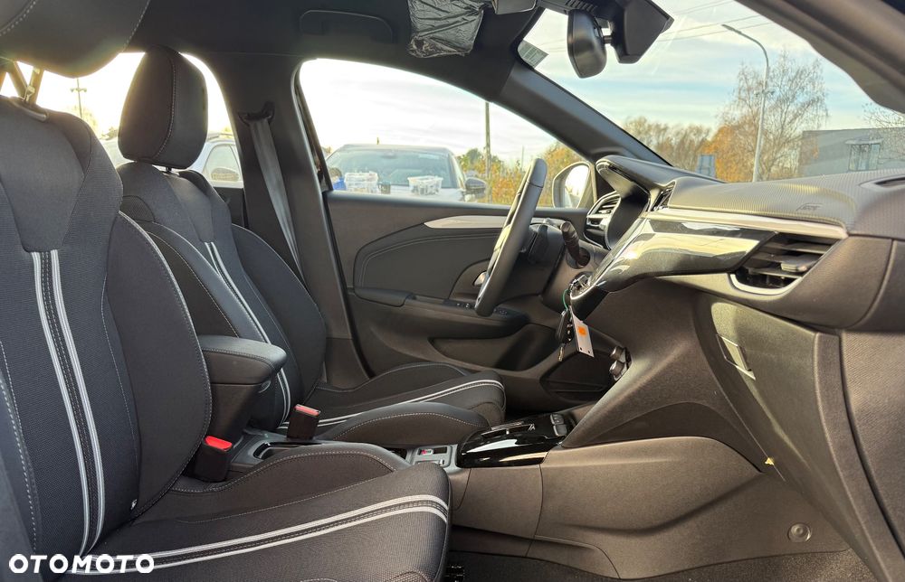 Opel Corsa 1.2 GS S&S - 10