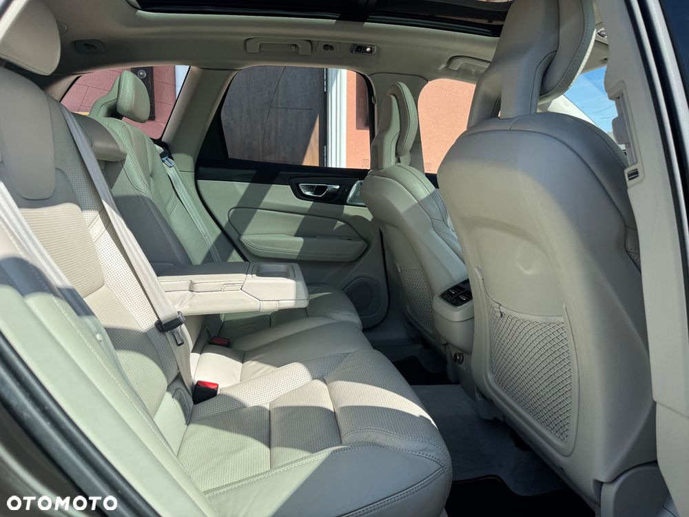 Volvo XC 60 D5 AWD Geartronic Inscription - 11