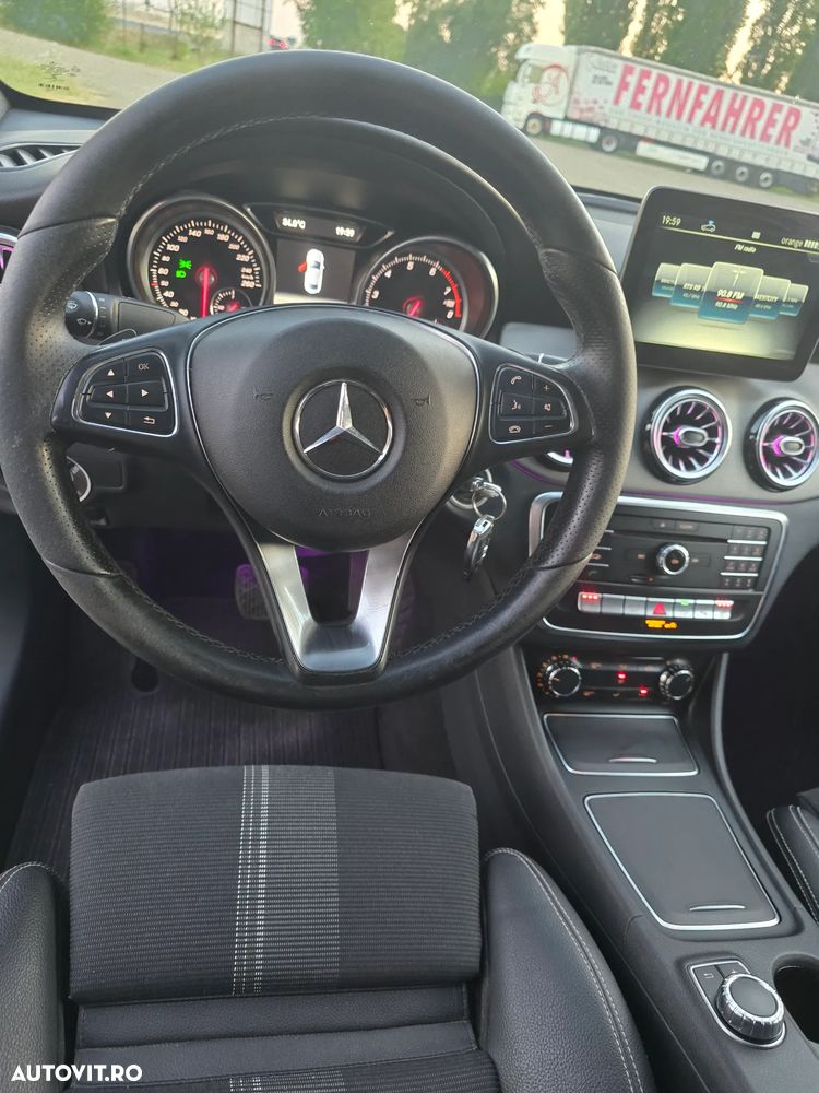 Mercedes-Benz CLA 180 7G-DCT - 14
