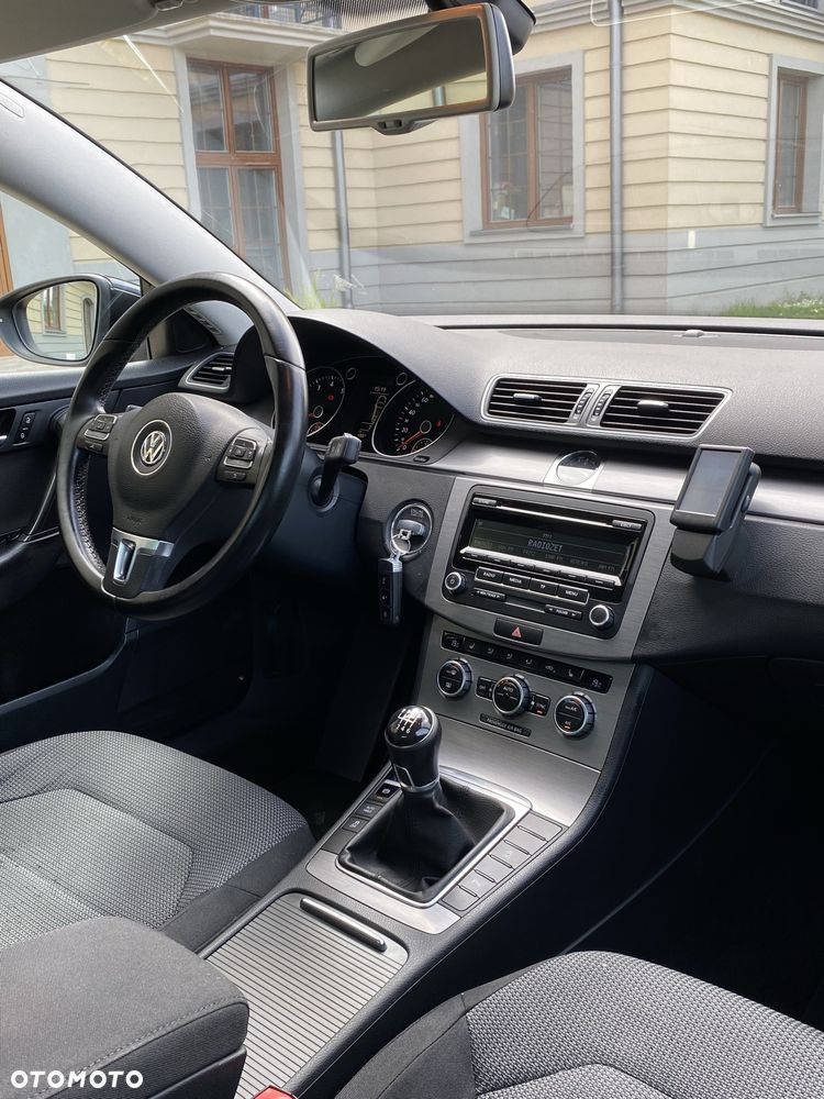 Volkswagen Passat - 5