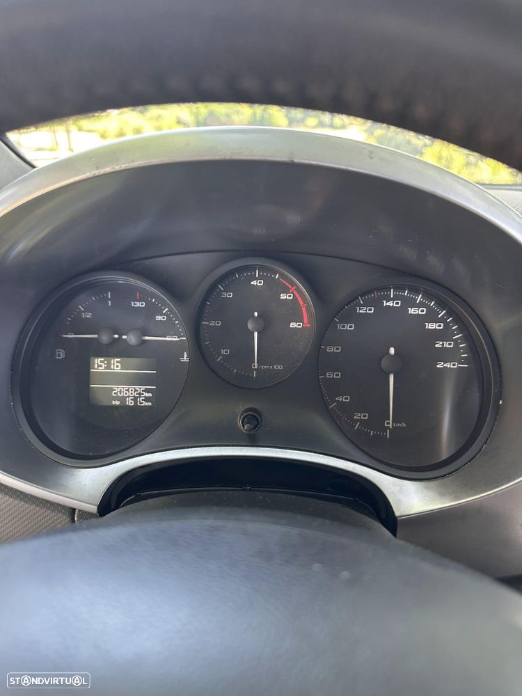 SEAT Leon 1.6 TDI Sport - 8