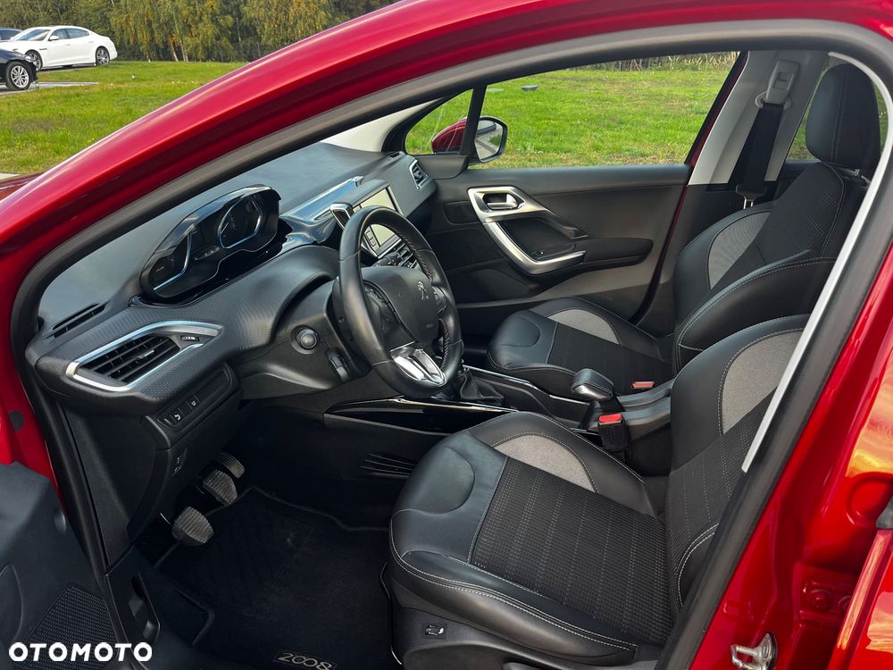 Peugeot 2008 1.2 Pure Tech GPF Allure S&S - 9