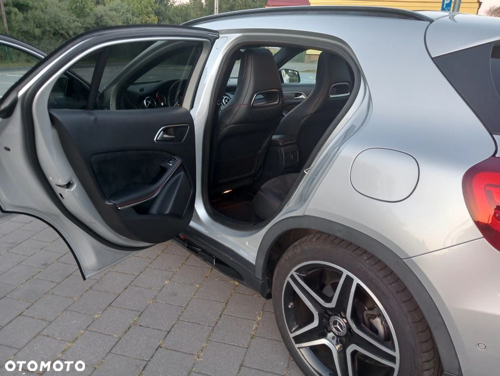 Mercedes-Benz GLA 200 (CDI) d 7G-DCT AMG Line - 11
