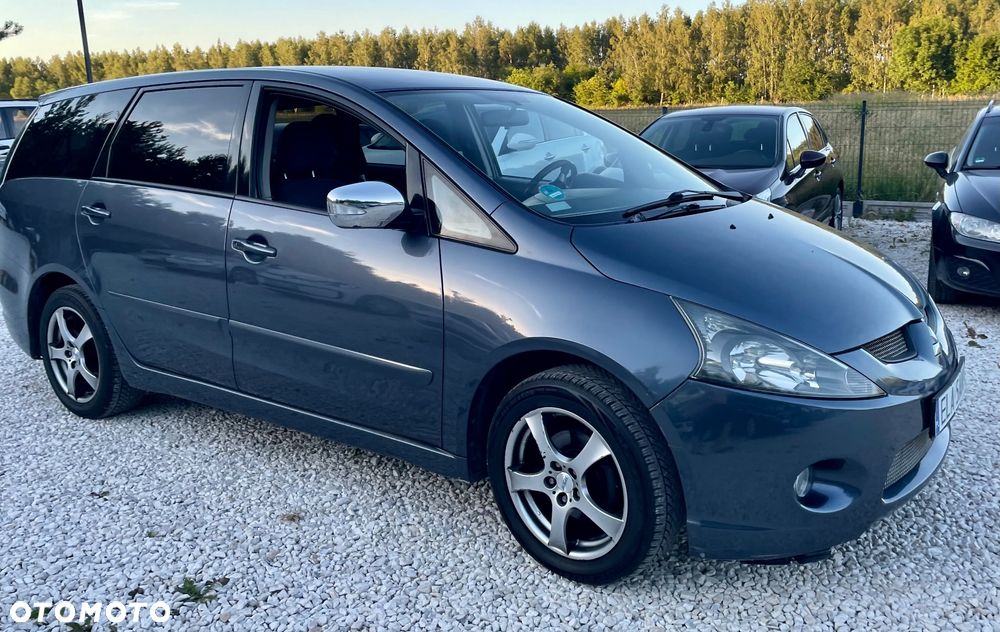 Mitsubishi Grandis 2.4 Inform - 23