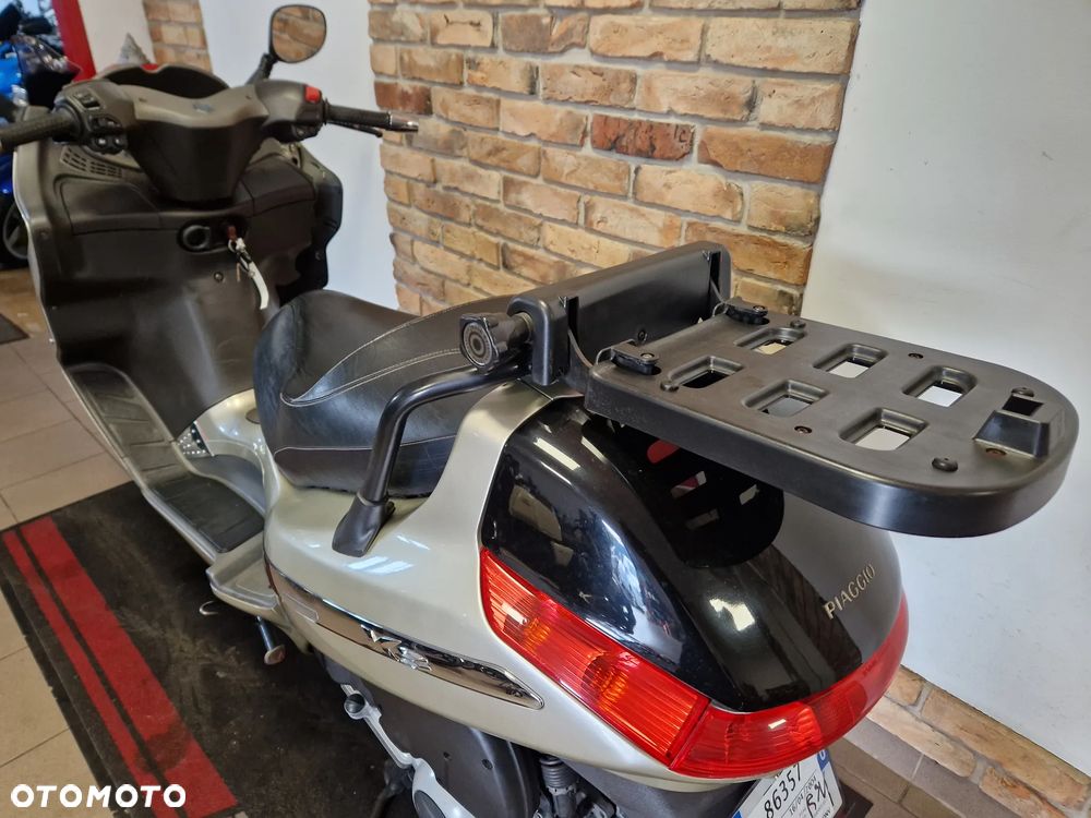 Piaggio X8 - 16