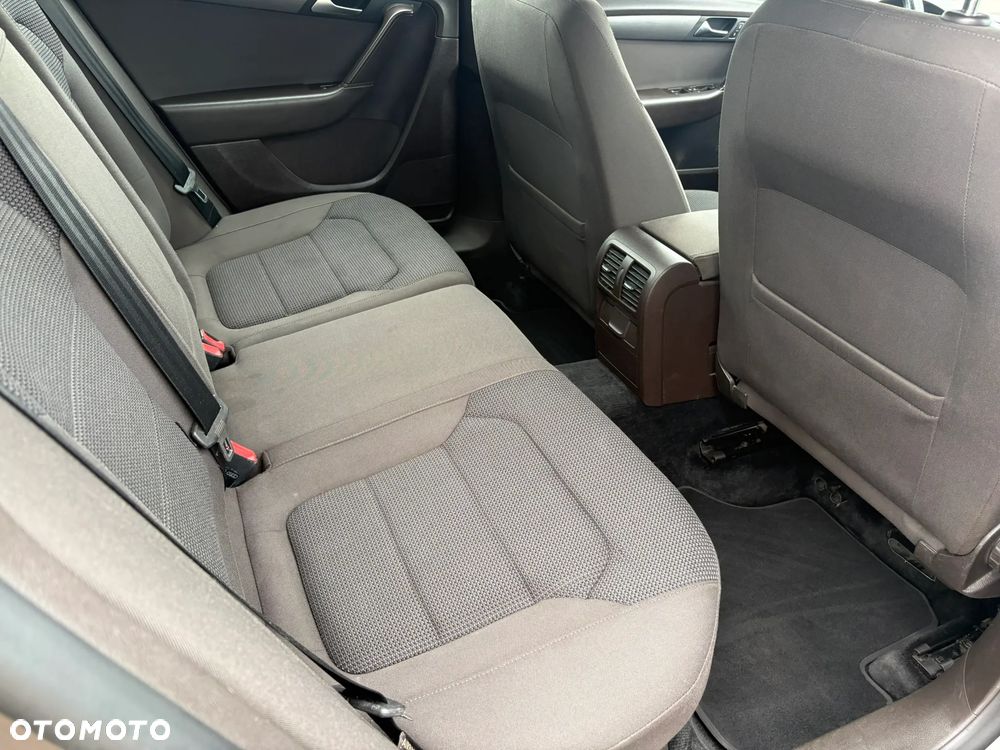 Volkswagen Passat 2.0 TDI DPF Comfortline DSG - 25