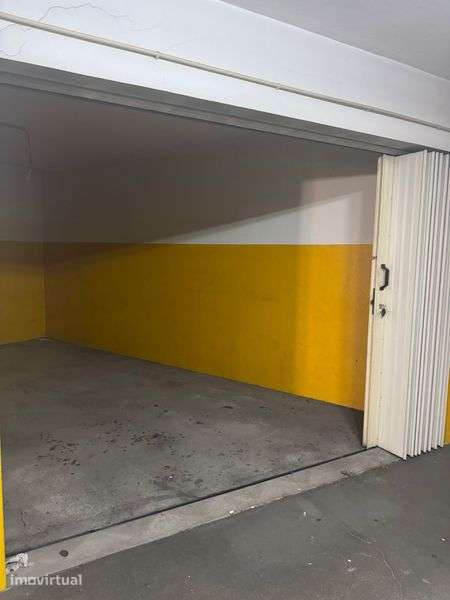 Garagem individual Oliveira do Douro - aluguer - Grande imagem: 2/4