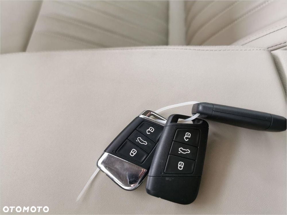 Skoda Superb 2.0 TSI L&K DSG - 20
