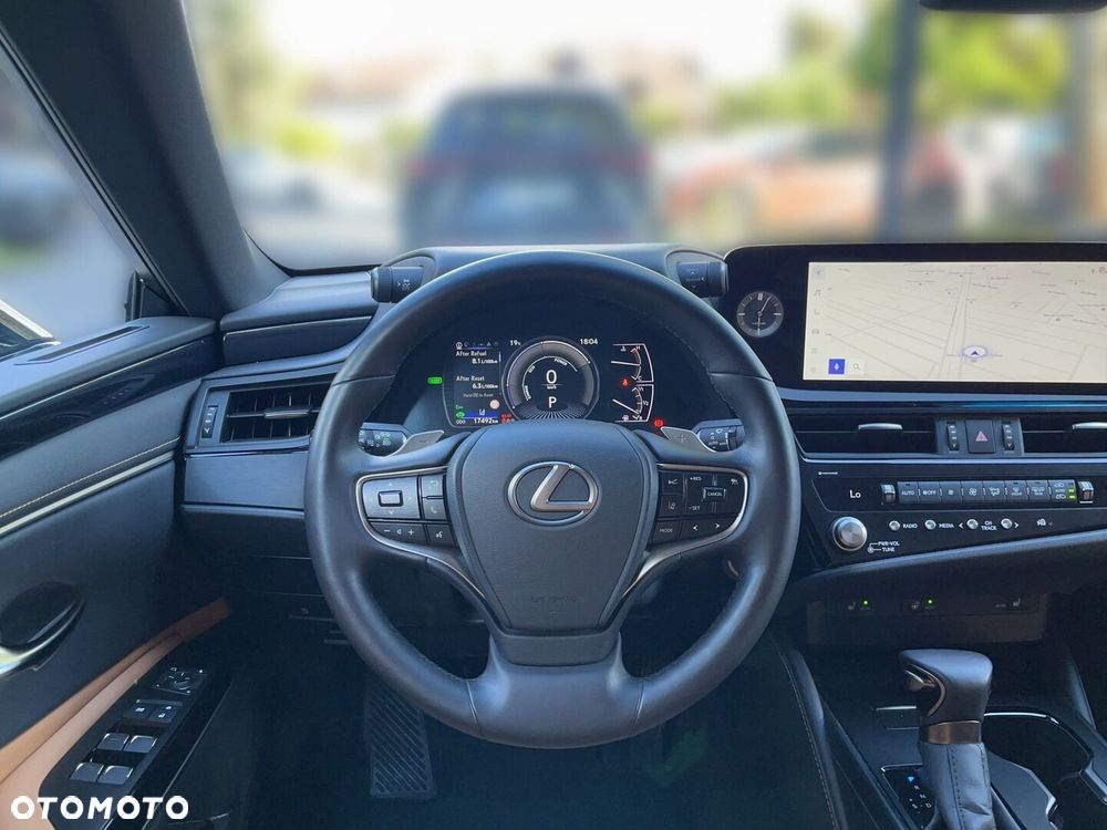 Lexus ES 300h Business Edition - 7