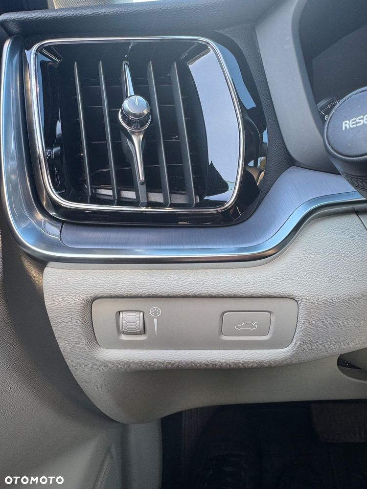Volvo V60 D3 Momentum Pro - 25