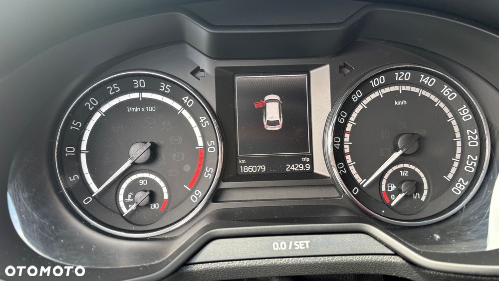 Skoda Octavia 2.0 TDI RS DSG - 13