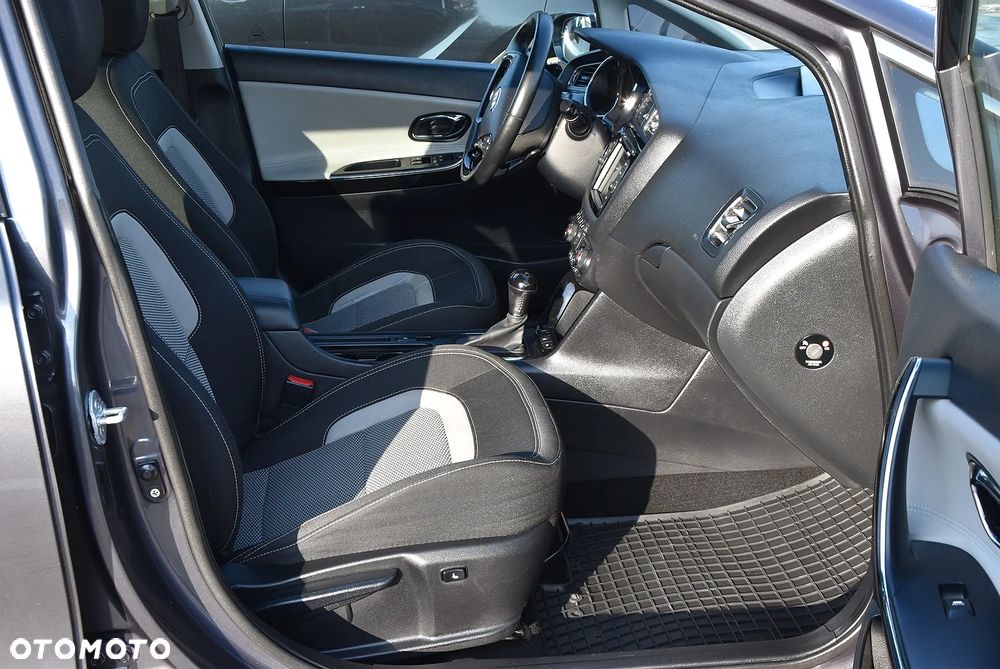 Kia Ceed 1.6 GDI DCT Platinum Edition - 21