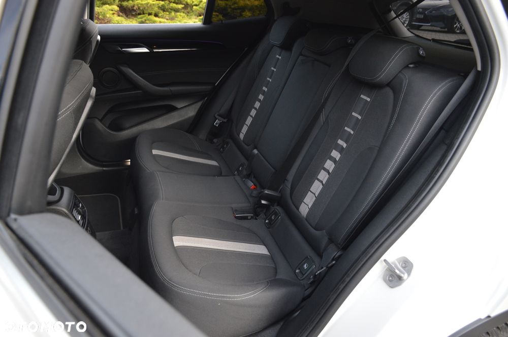 BMW X2 sDrive18d Advantage sport - 32