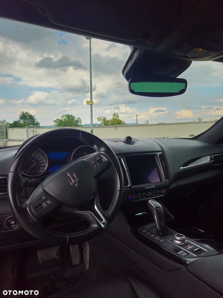 Maserati Levante - 11