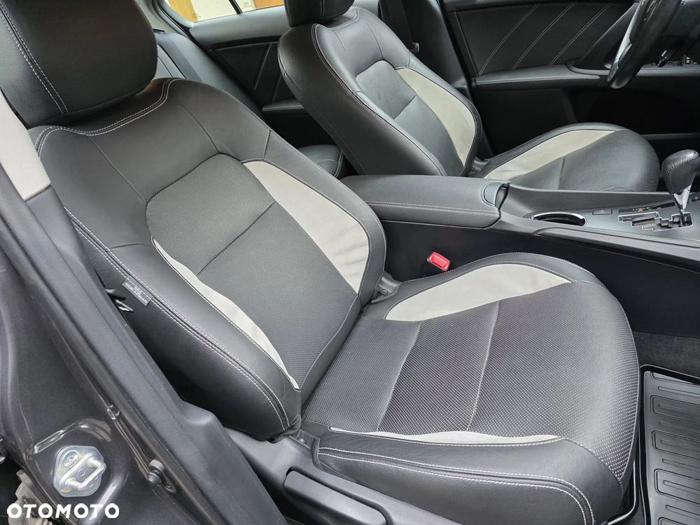 Toyota Avensis 1.8 Premium MS - 19