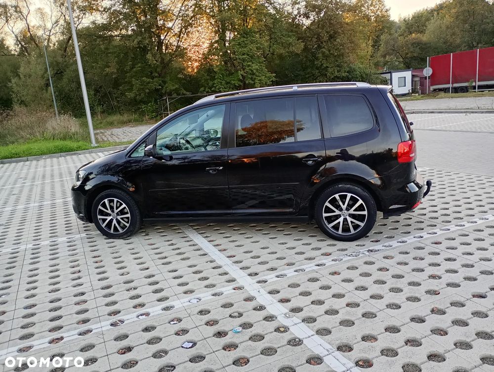 Volkswagen Touran - 1