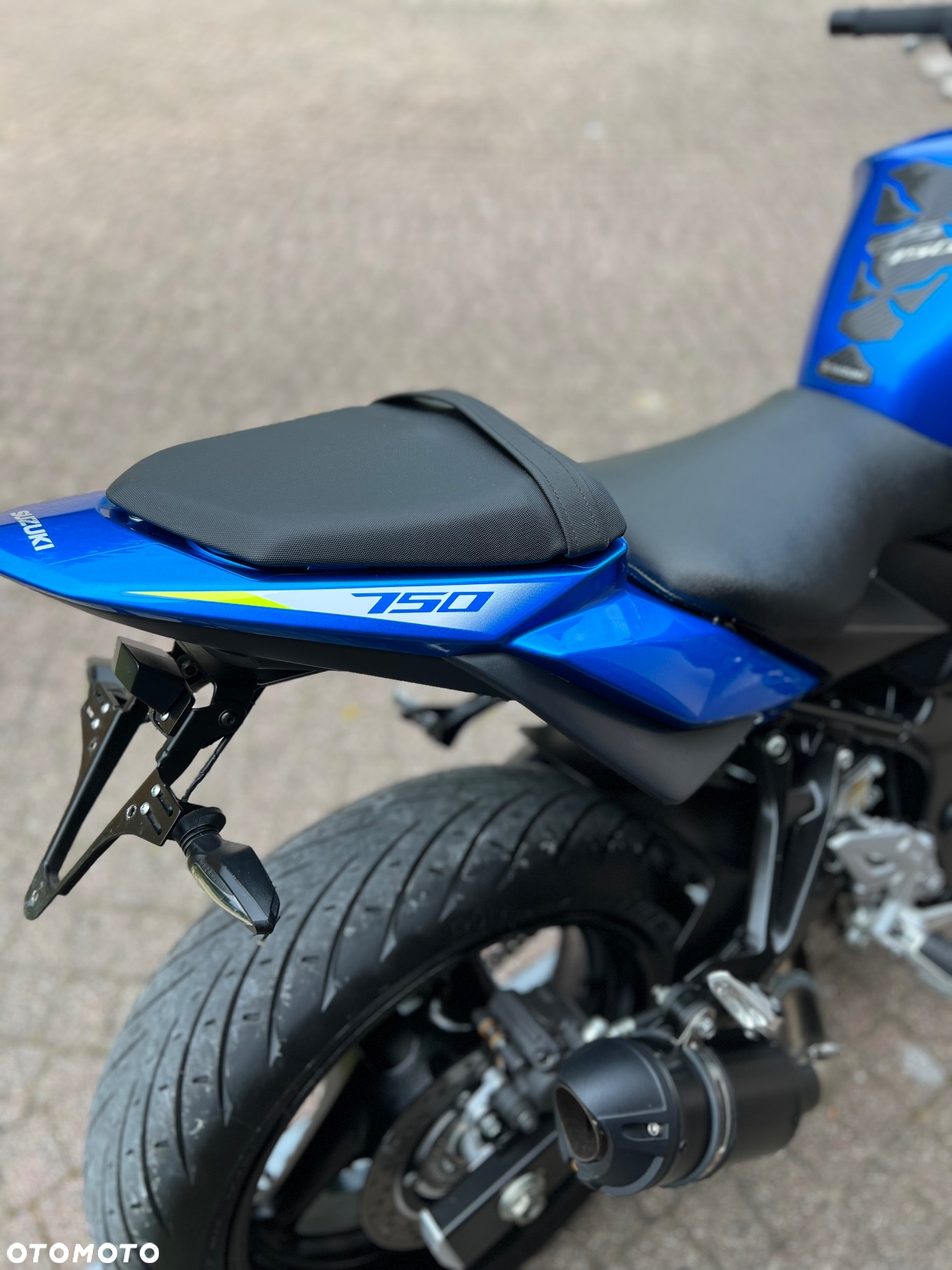 Suzuki GSR - 25