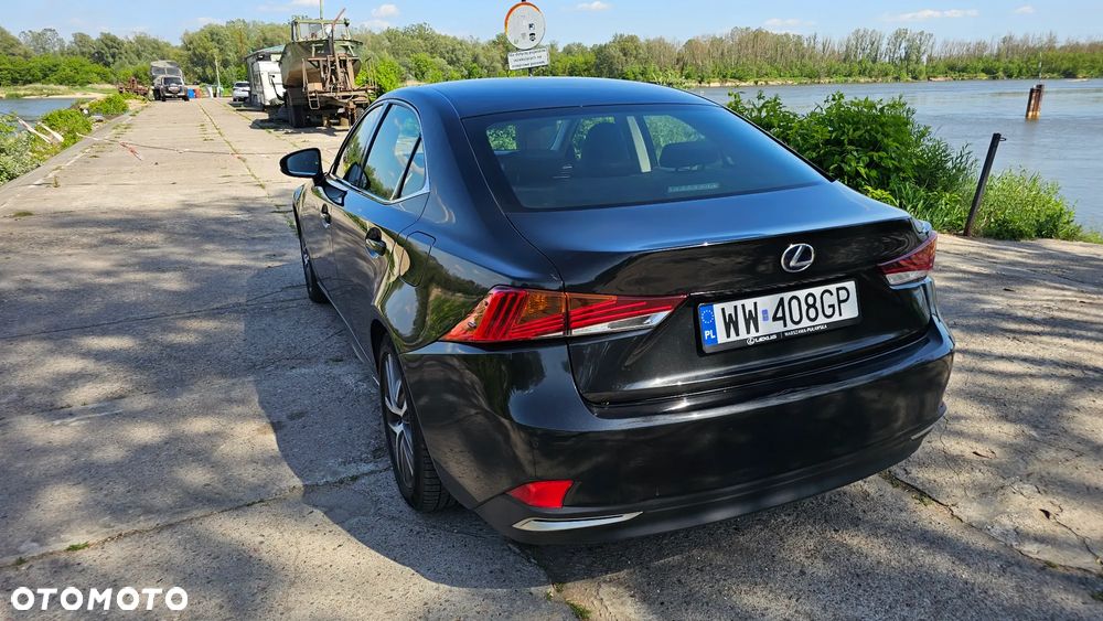 Lexus IS 300h Business Edition - 9