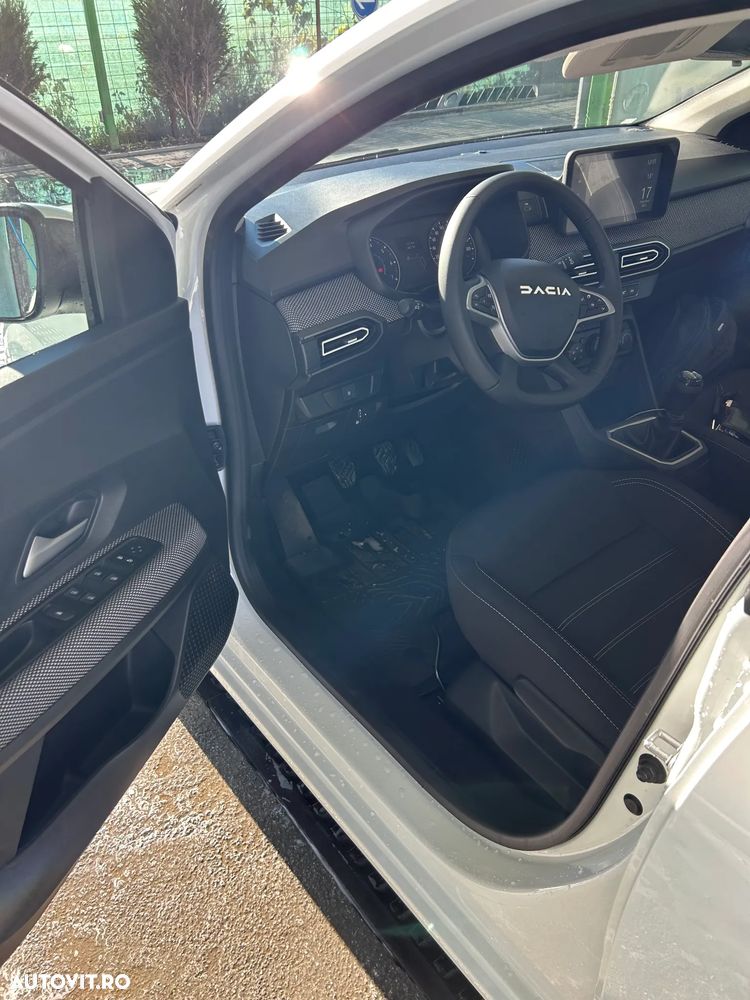 Dacia Sandero TCe 90 MT5 Expression - 1