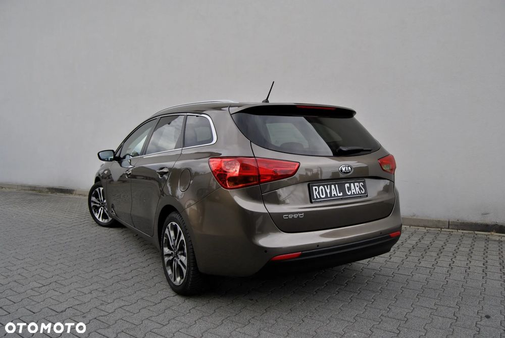 Kia Ceed 1.6 GDI Fifa World Cup Edition - 10