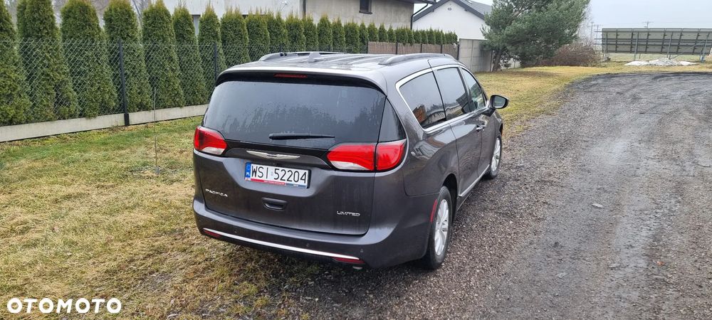 Chrysler Pacifica - 9