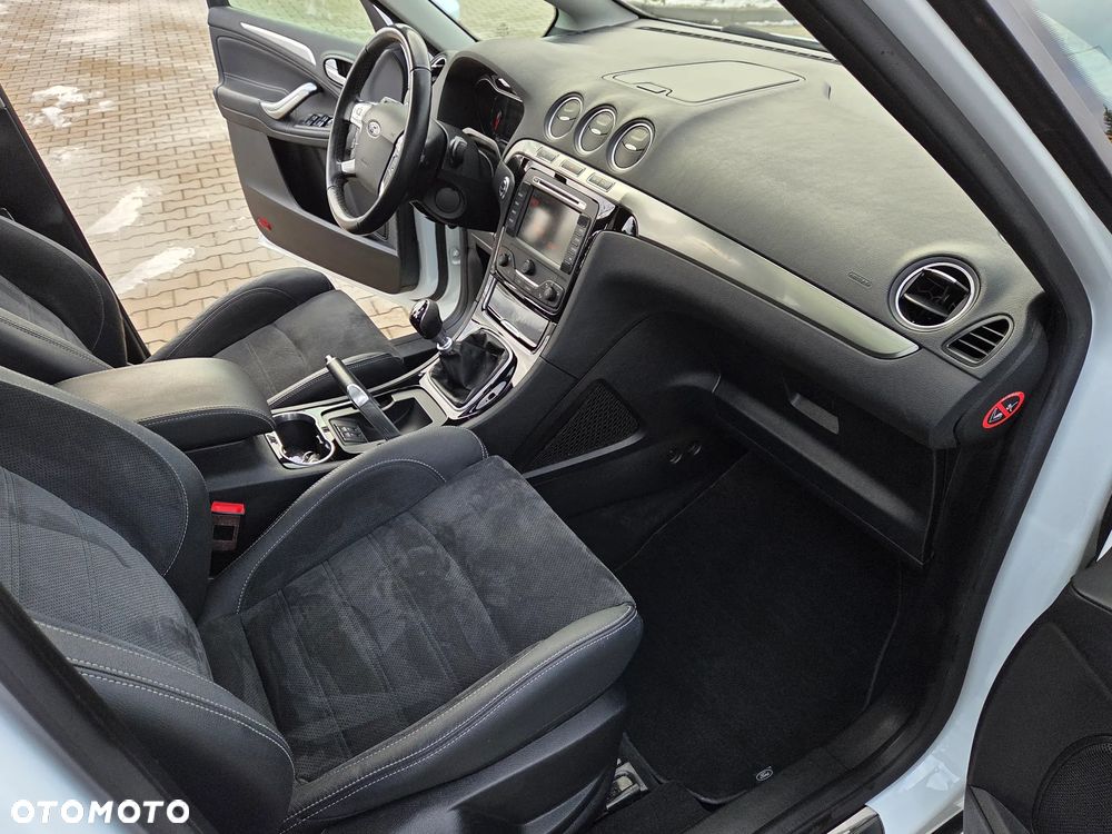 Ford S-Max 2.0 TDCi DPF Ambiente - 17