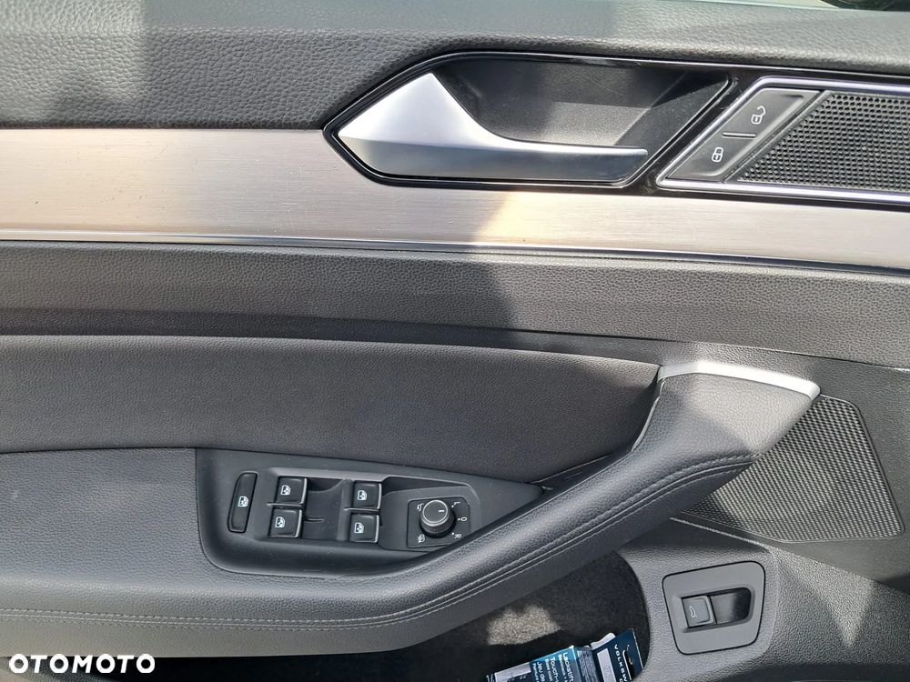 Volkswagen Passat 2.0 TDI BMT Highline DSG - 23
