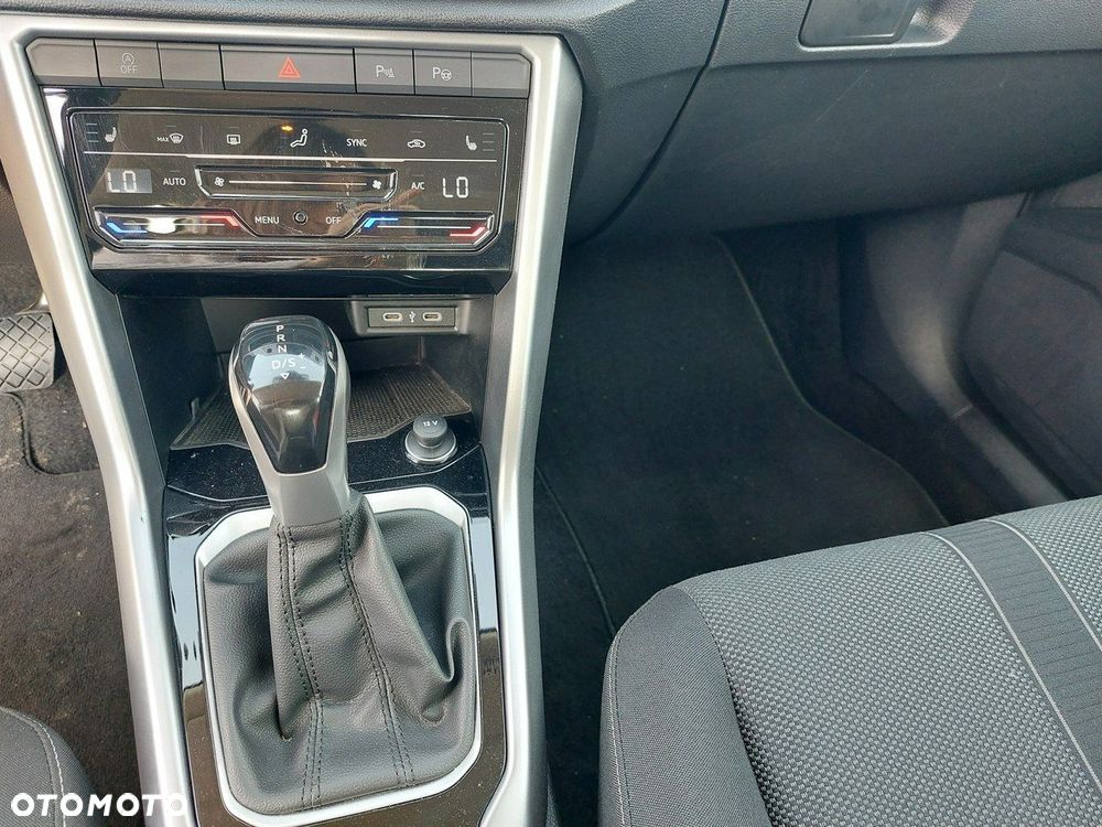 Volkswagen T-Roc - 22