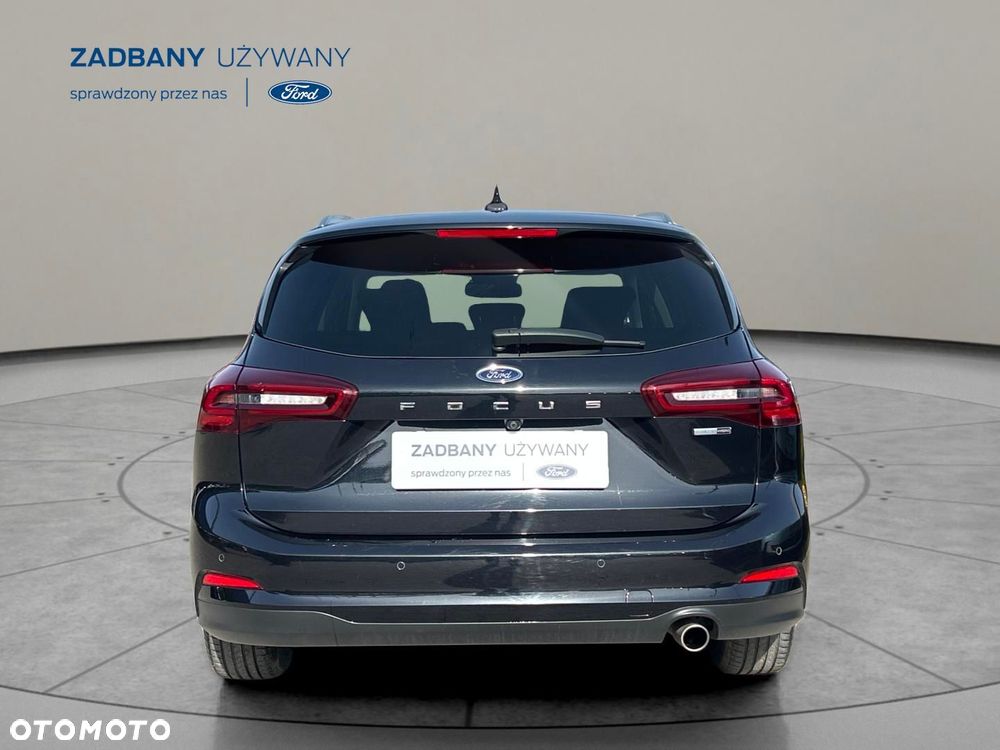 Ford Focus 1.0 EcoBoost Hybrid TITANIUM - 4