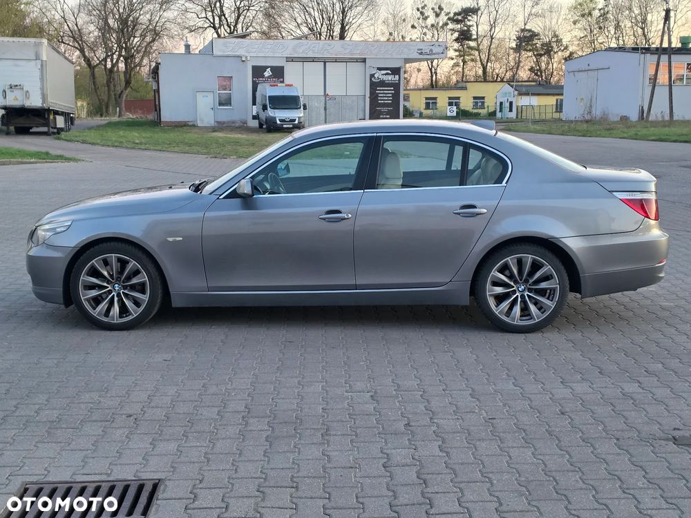 BMW Seria 5 525d - 8