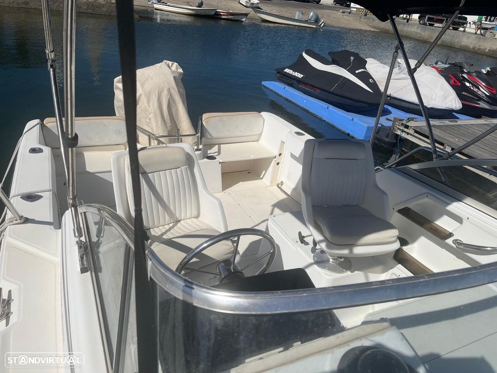 Boston Whaler Conquest 210 - 4