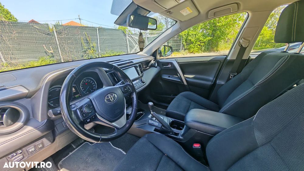 Toyota RAV4 - 9