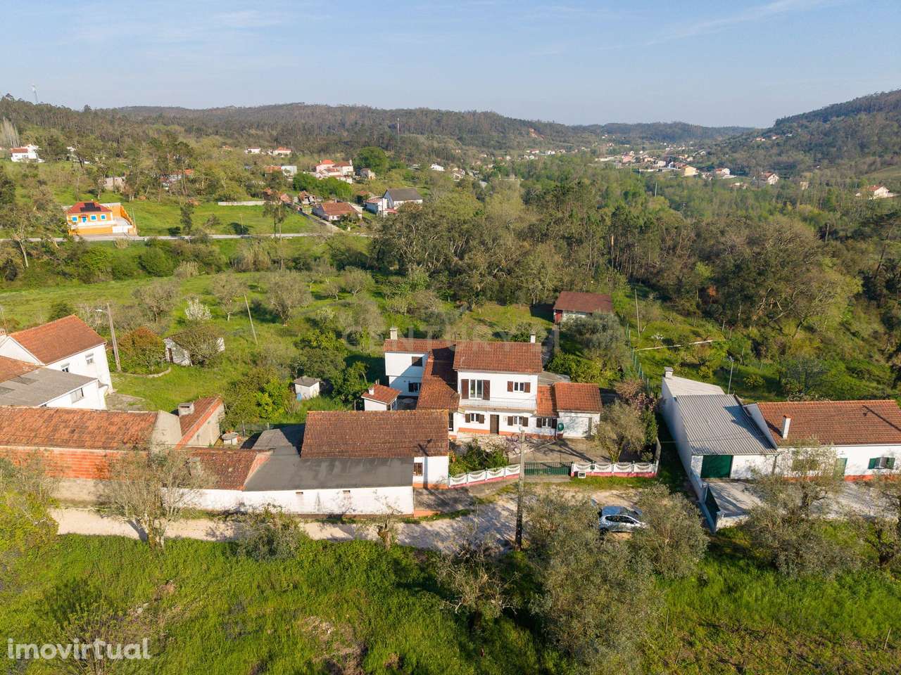 Duas Moradias em Santiago Litém - Grande imagem: 4/60