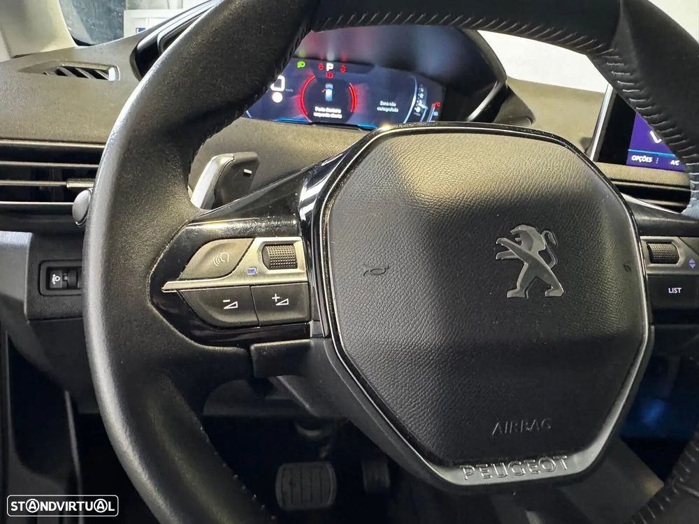 Peugeot 3008 1.2 PureTech Allure Pack EAT8 - 28