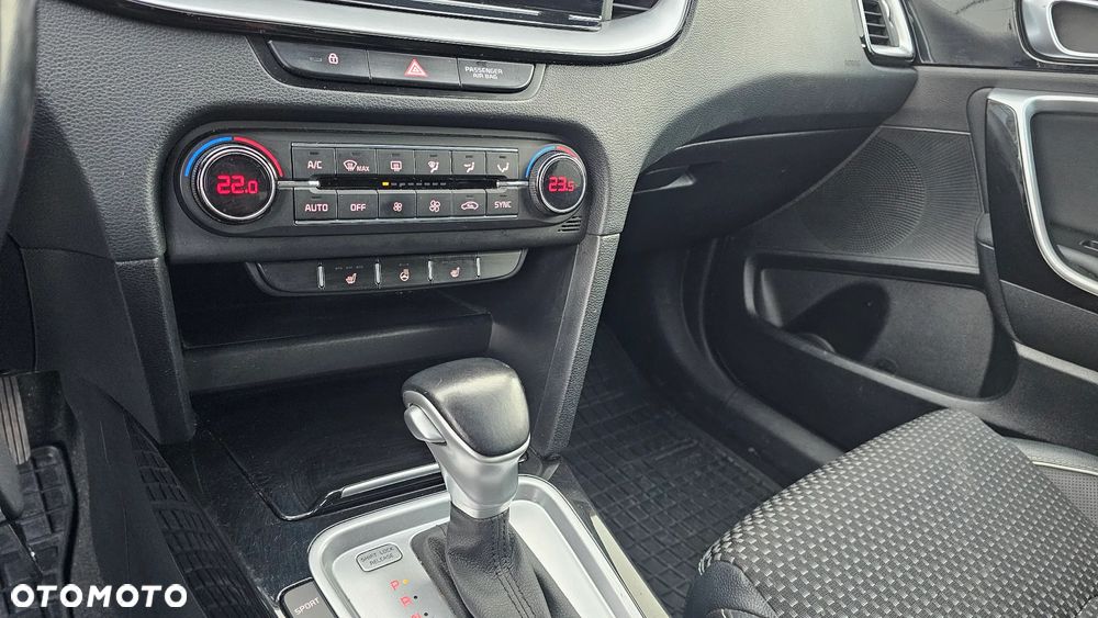 Kia Ceed - 8