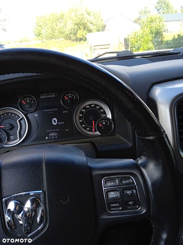 Dodge RAM - 8