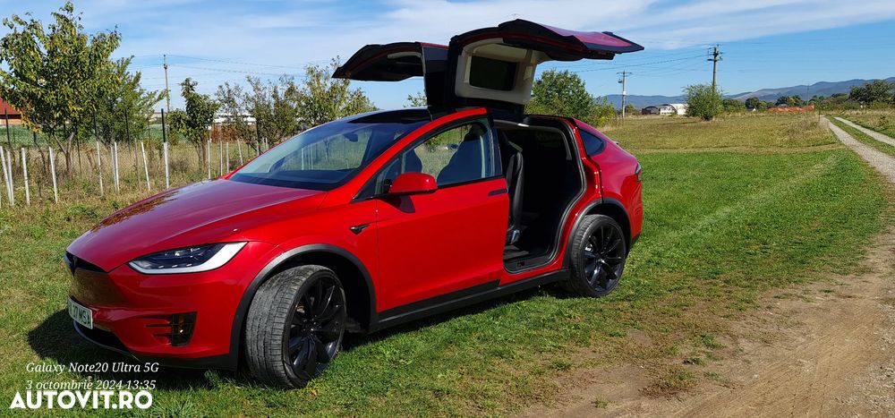 Tesla Model X - 14