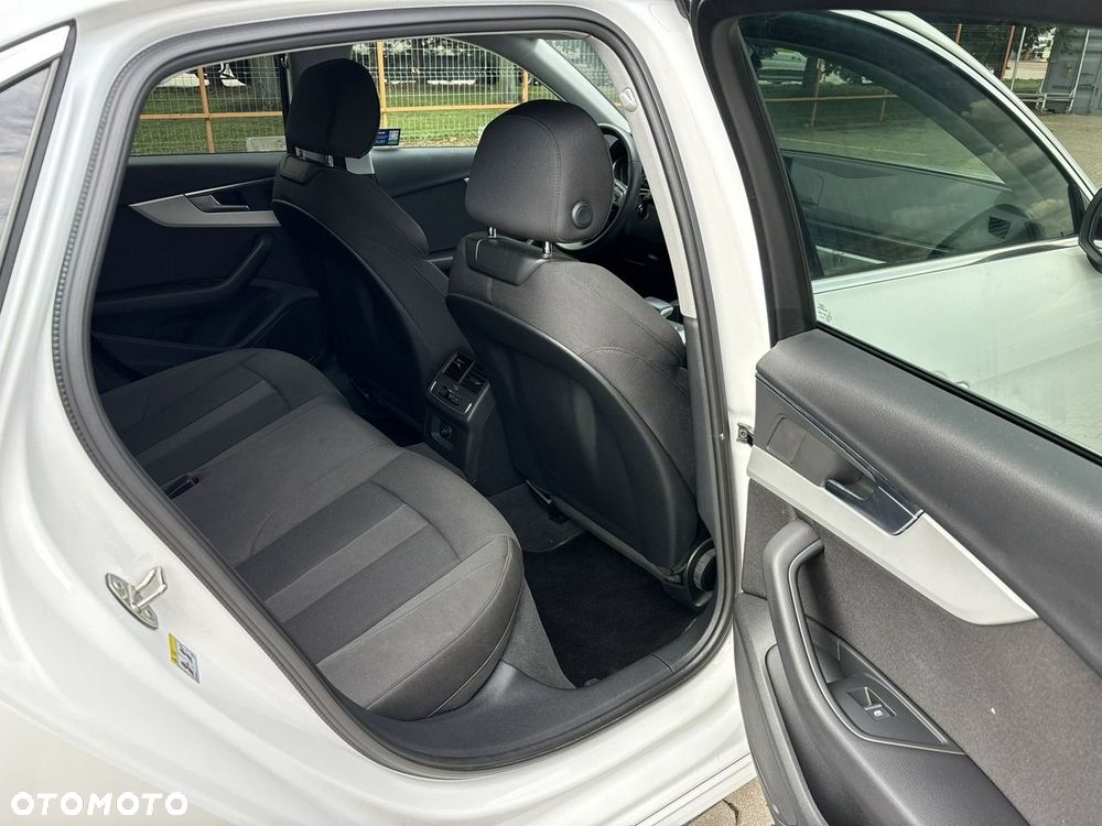Audi A4 Limousine 35 TFSI mHEV Advanced S tronic - 18