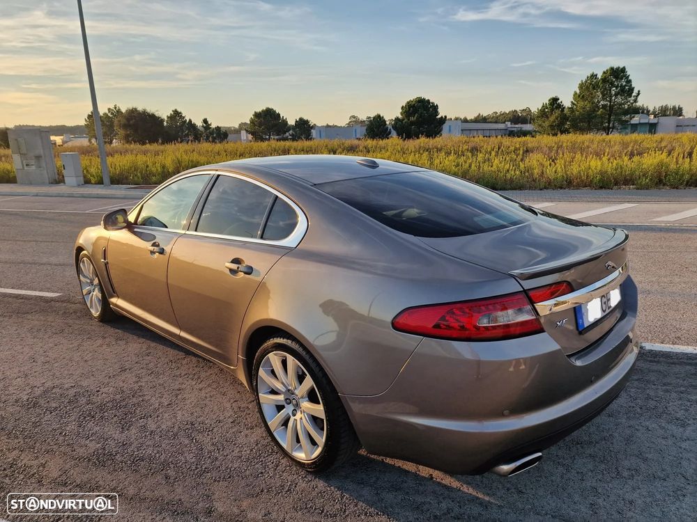 Jaguar XF 4.2 V8 Premium Luxury - 12